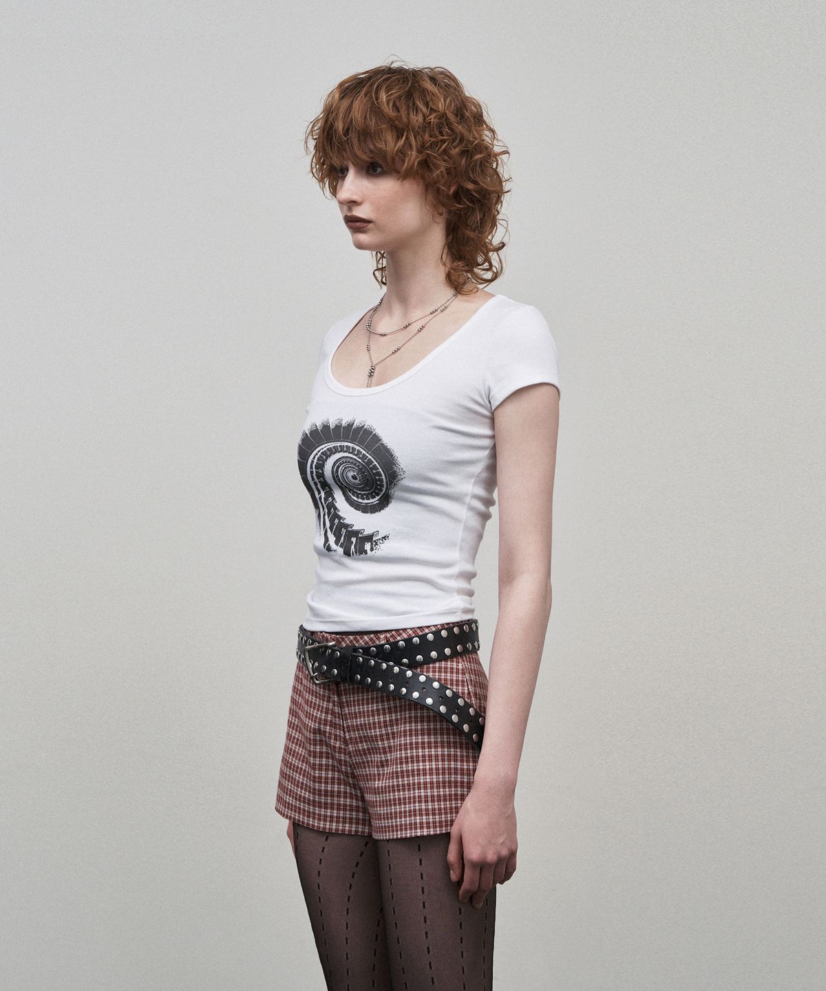 소어티(SOEOTI) Staircase Tee (White)