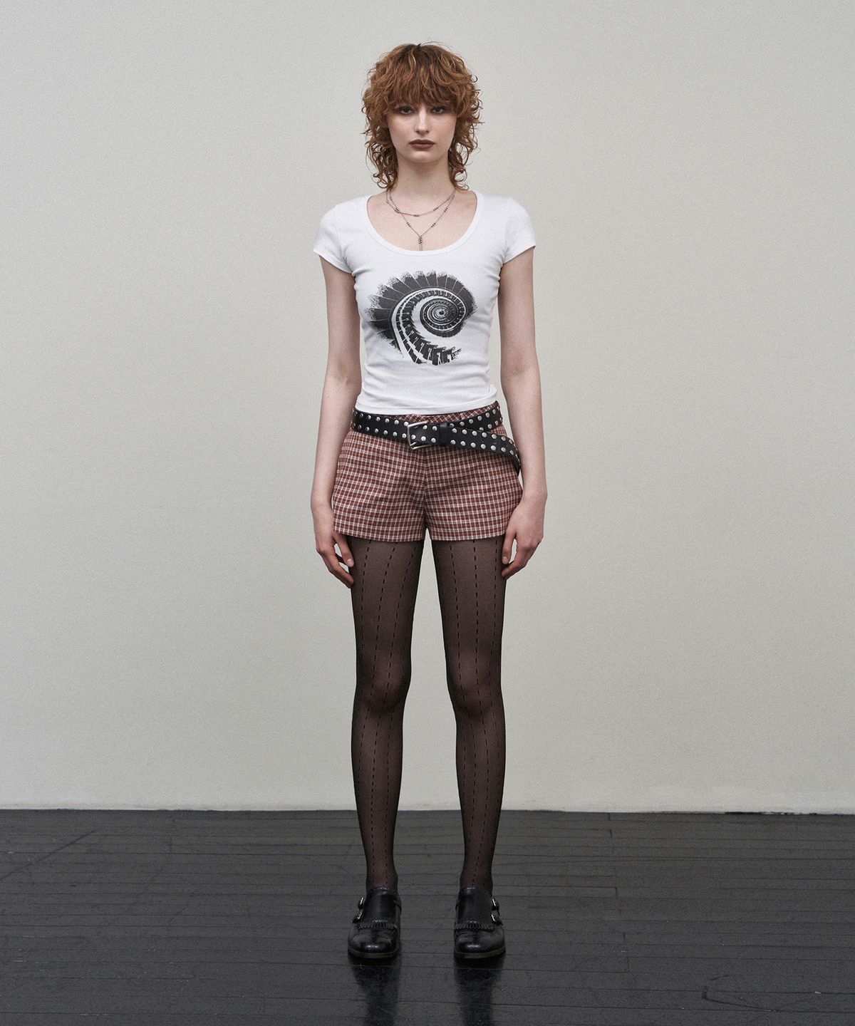 소어티(SOEOTI) Staircase Tee (White)