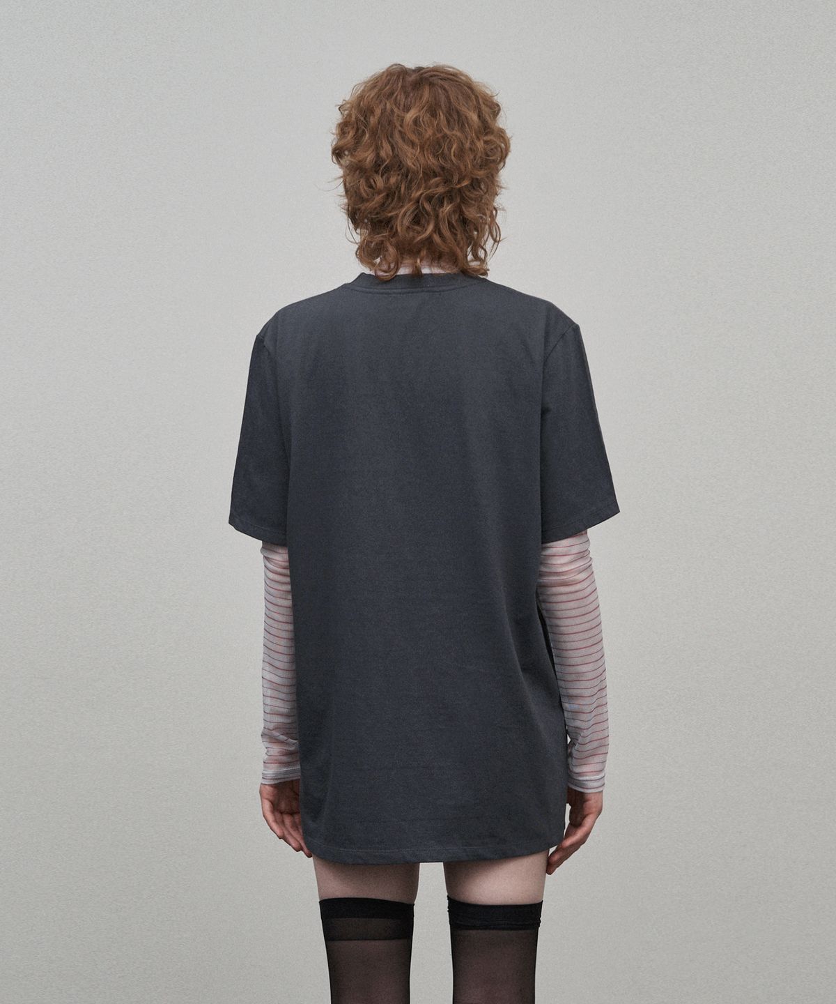 소어티(SOEOTI) Rock n’ Roll Tee (Charcoal)