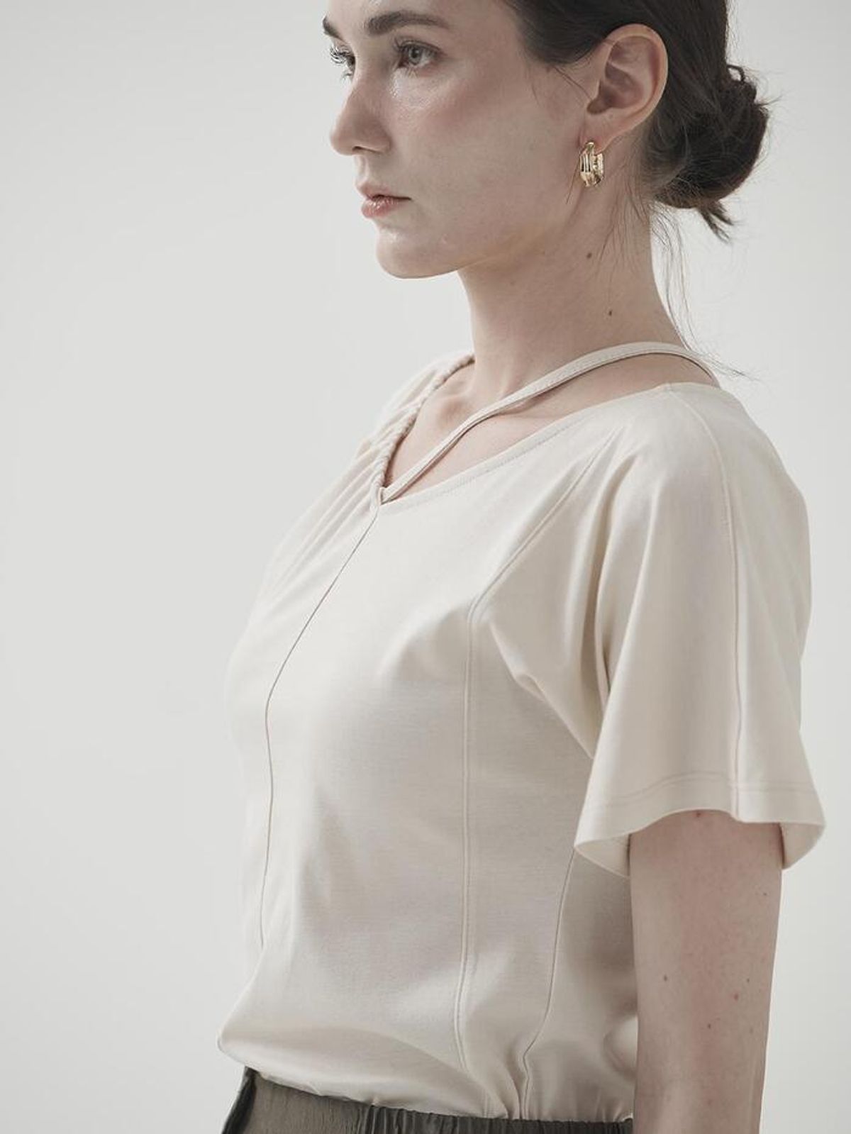 레이허(RAYHER) Unbalaced Strap T-shirts [L/BEIGE]