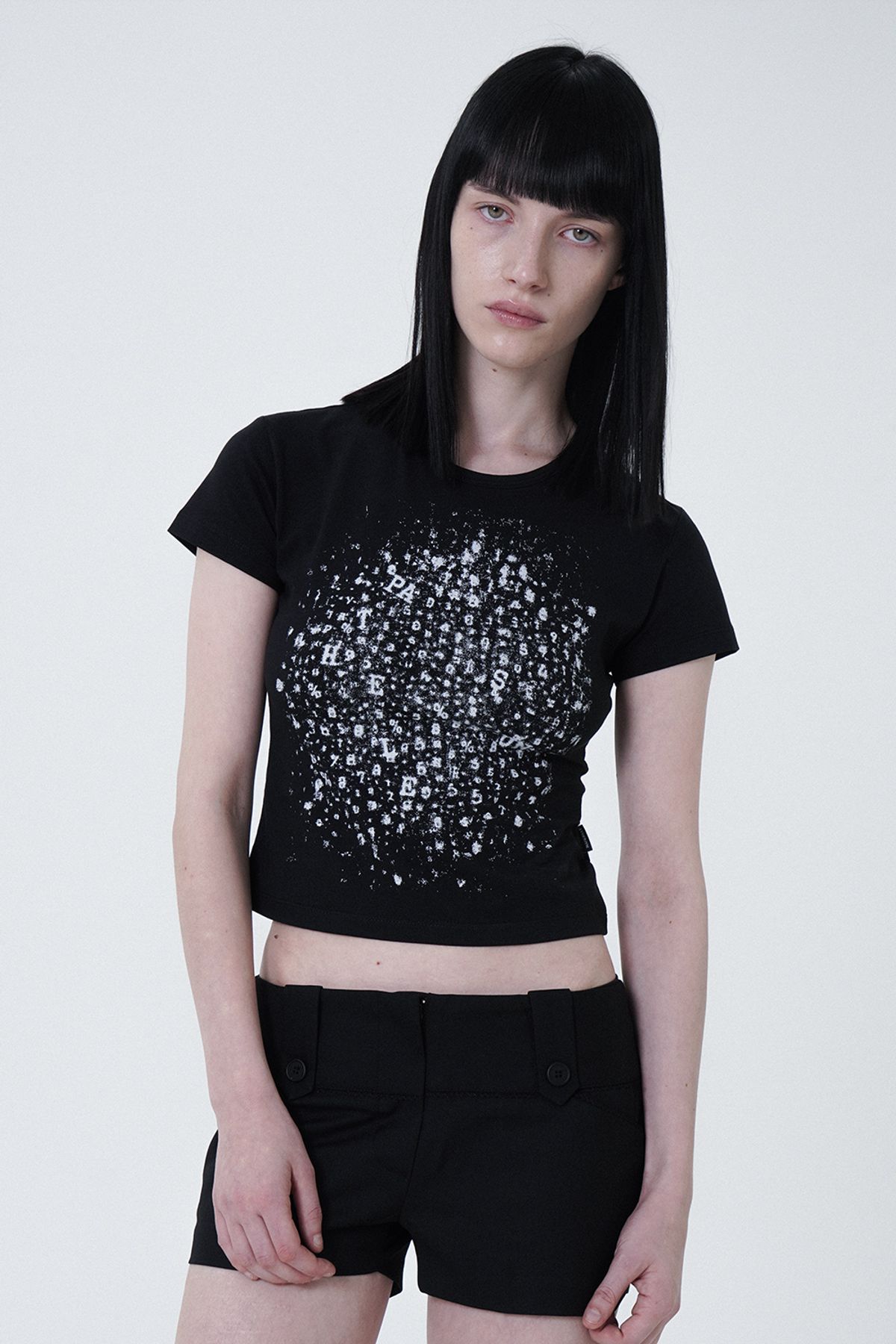 시너진(SYNERJYN) DASH CROP SHORT SLEEVE BLACK