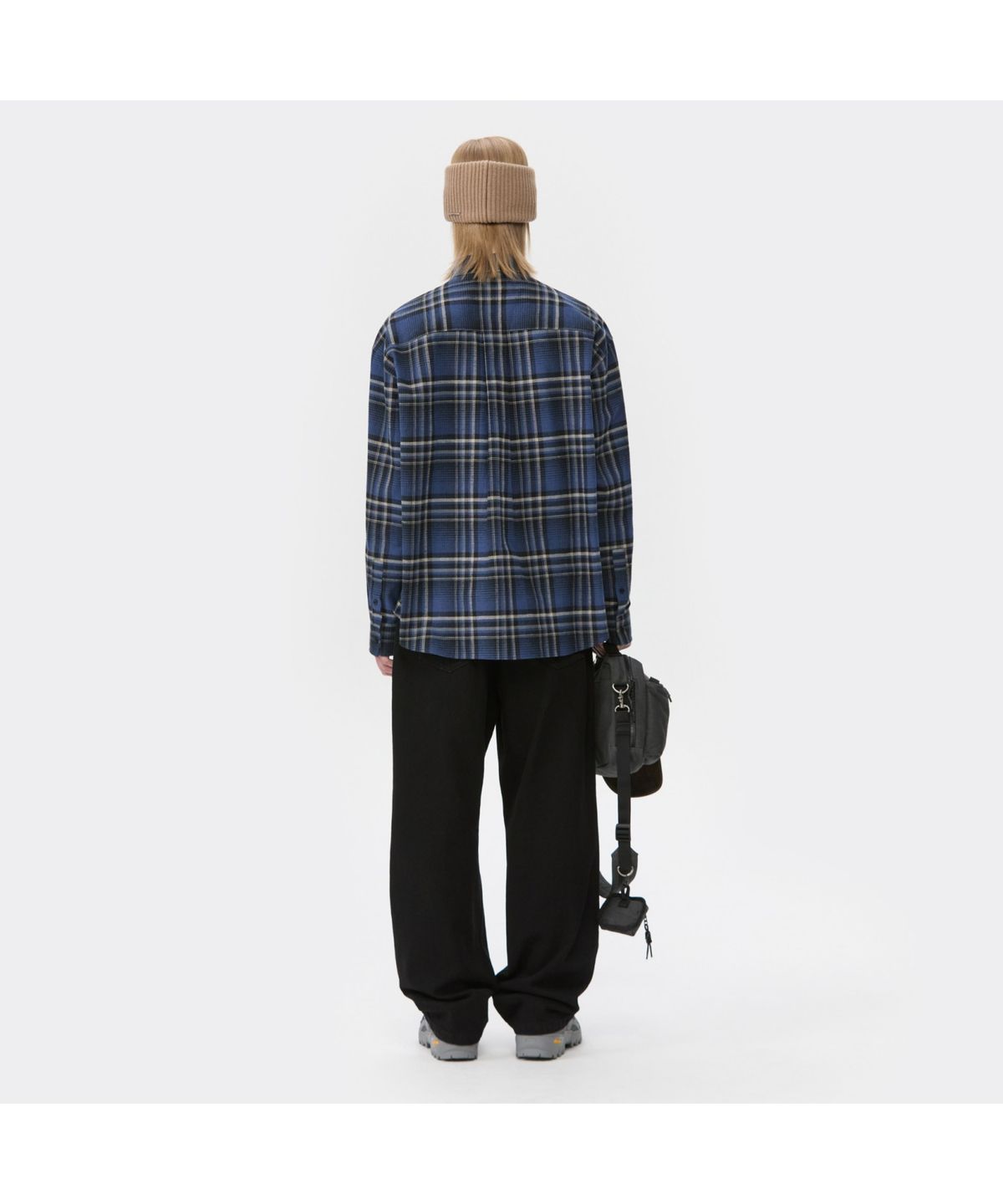 커스텀멜로우(CUSTOMELLOW) Black Loose Fit Drawstring Jeans CWPAA25588BKX