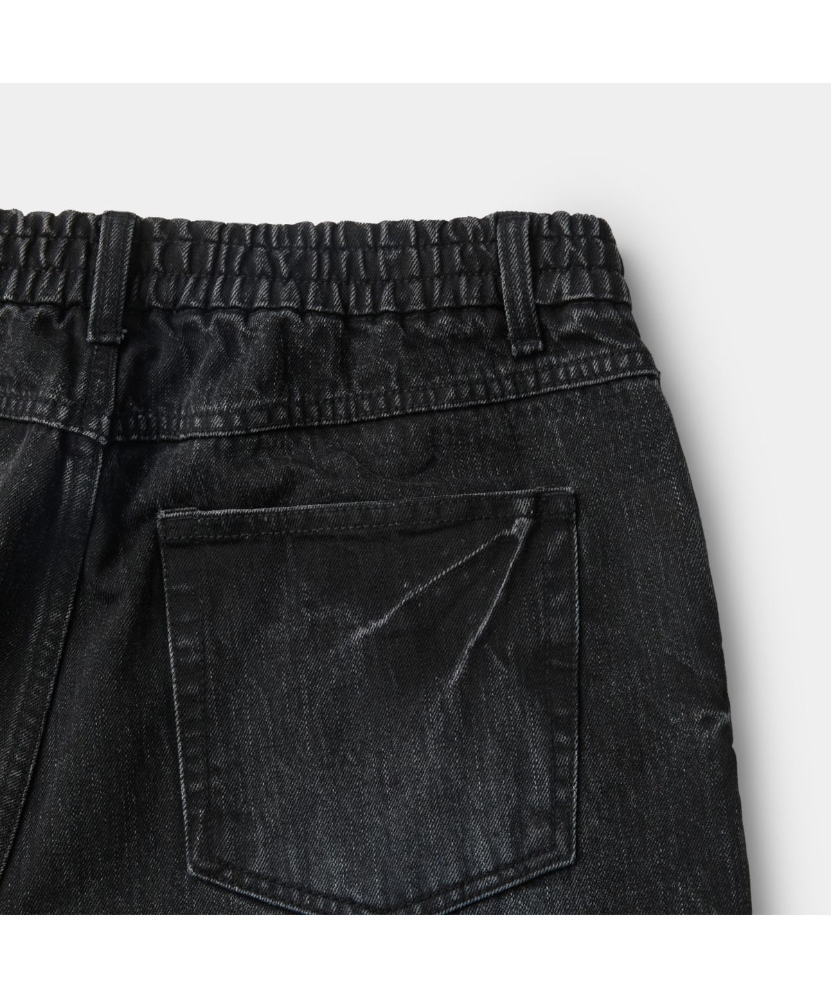 커스텀멜로우(CUSTOMELLOW) Black Wide Fit Embo Washed Jeans CWPAA25591BKX