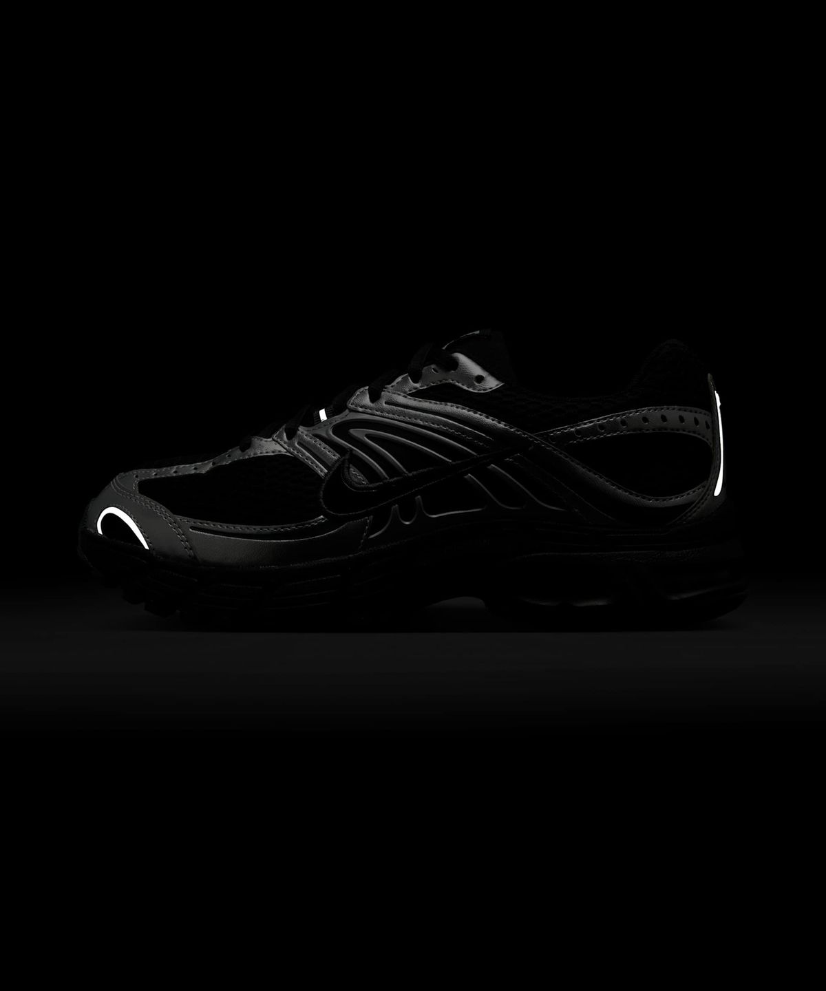 나이키(NIKE) 에어 맥스 모토 2K W - 블랙:메탈릭 실버:앤트러사이트:블랙 / HQ2056-007