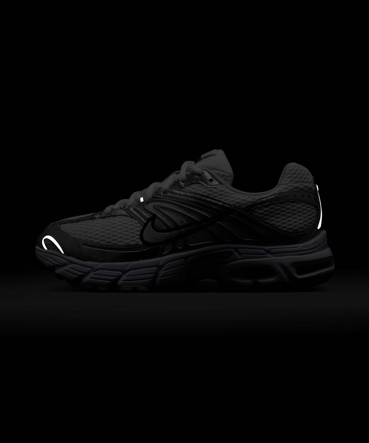 나이키(NIKE) 에어 맥스 모토 2K W - 화이트:메탈릭 실버:블랙:포톤 더스트 / HQ2056-103