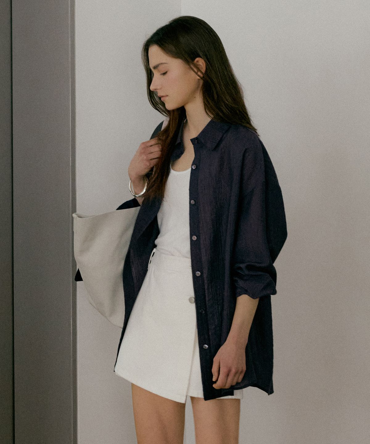 오떼뜨(OCTETTE) WATER PLEAT SHIMMER SHIRTS_2COLOR