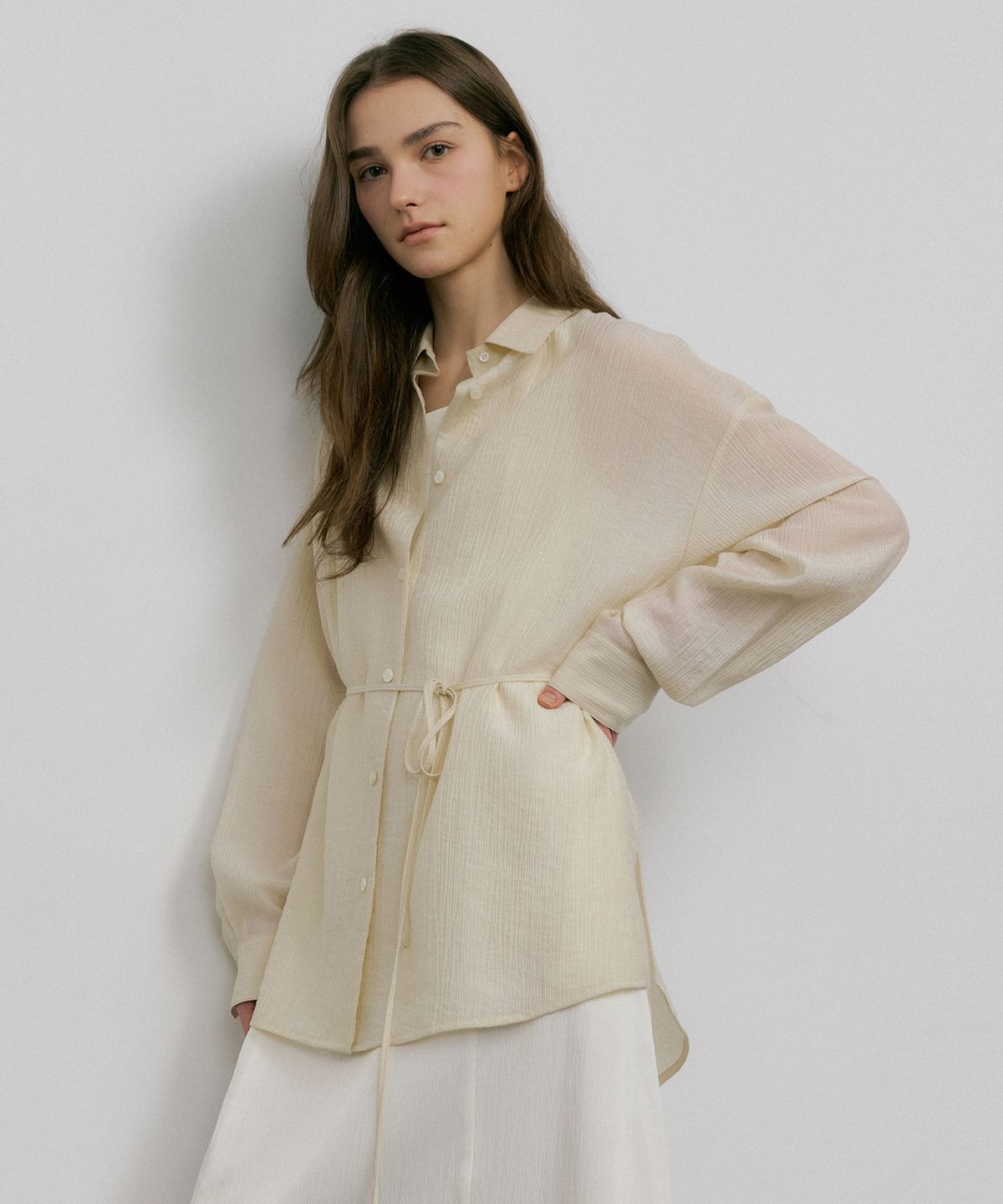 오떼뜨(OCTETTE) WATER PLEAT SHIMMER SHIRTS_2COLOR