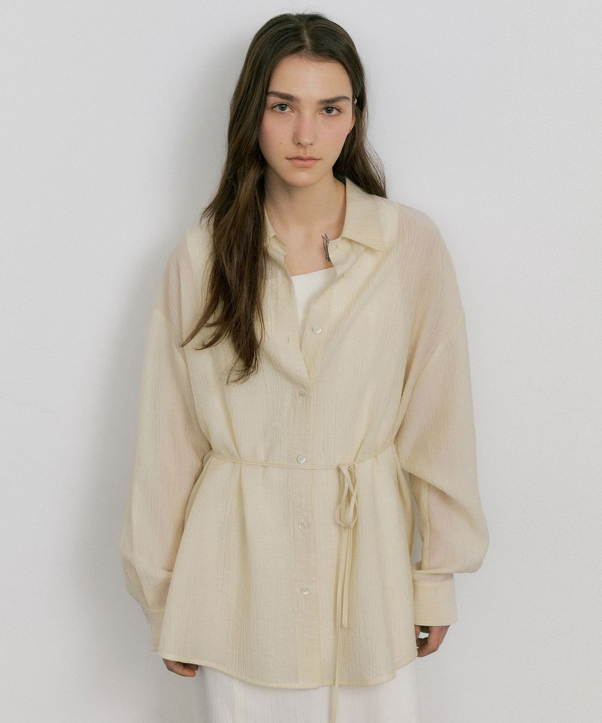 오떼뜨(OCTETTE) WATER PLEAT SHIMMER SHIRTS_2COLOR