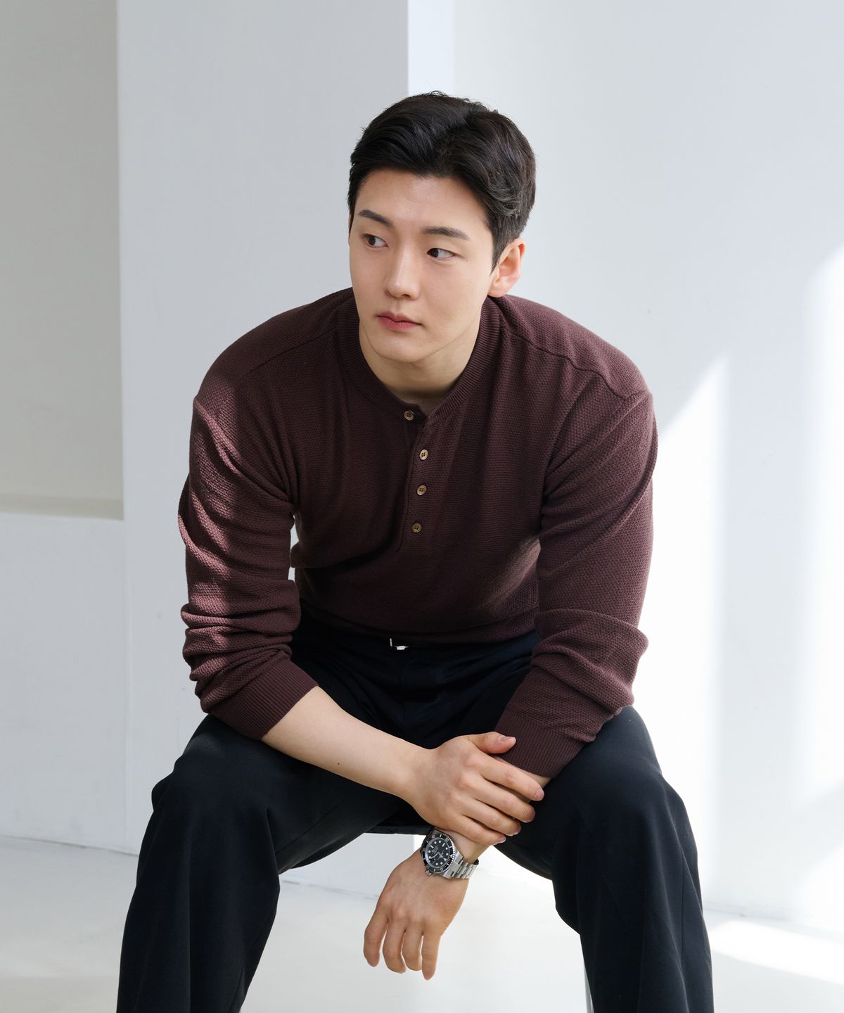 핵쿨남(HECKCOOLNAM) 어깨넓어보이는 남자 머슬핏 니트 긴팔 헨리넥 니트