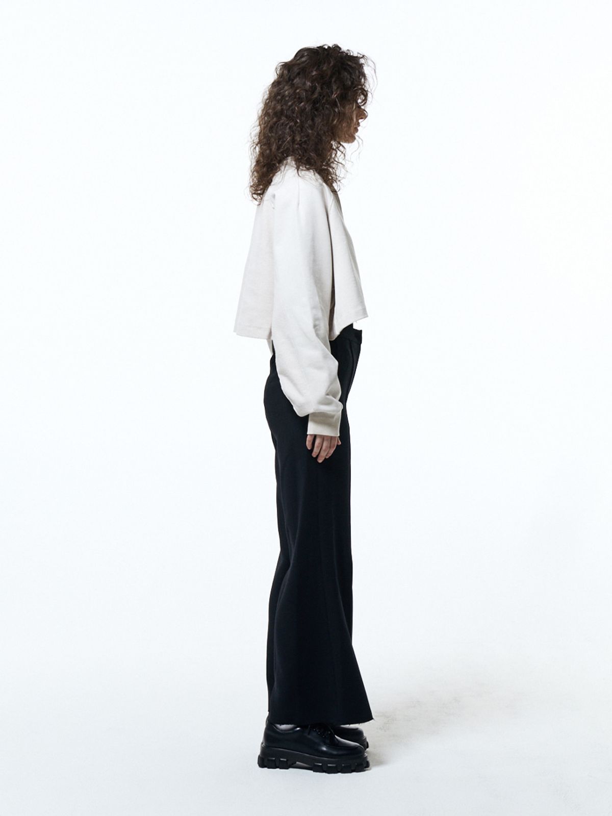 하우스공칠이씨(HAUS072C) WOOL WIDE PANTS BLACK