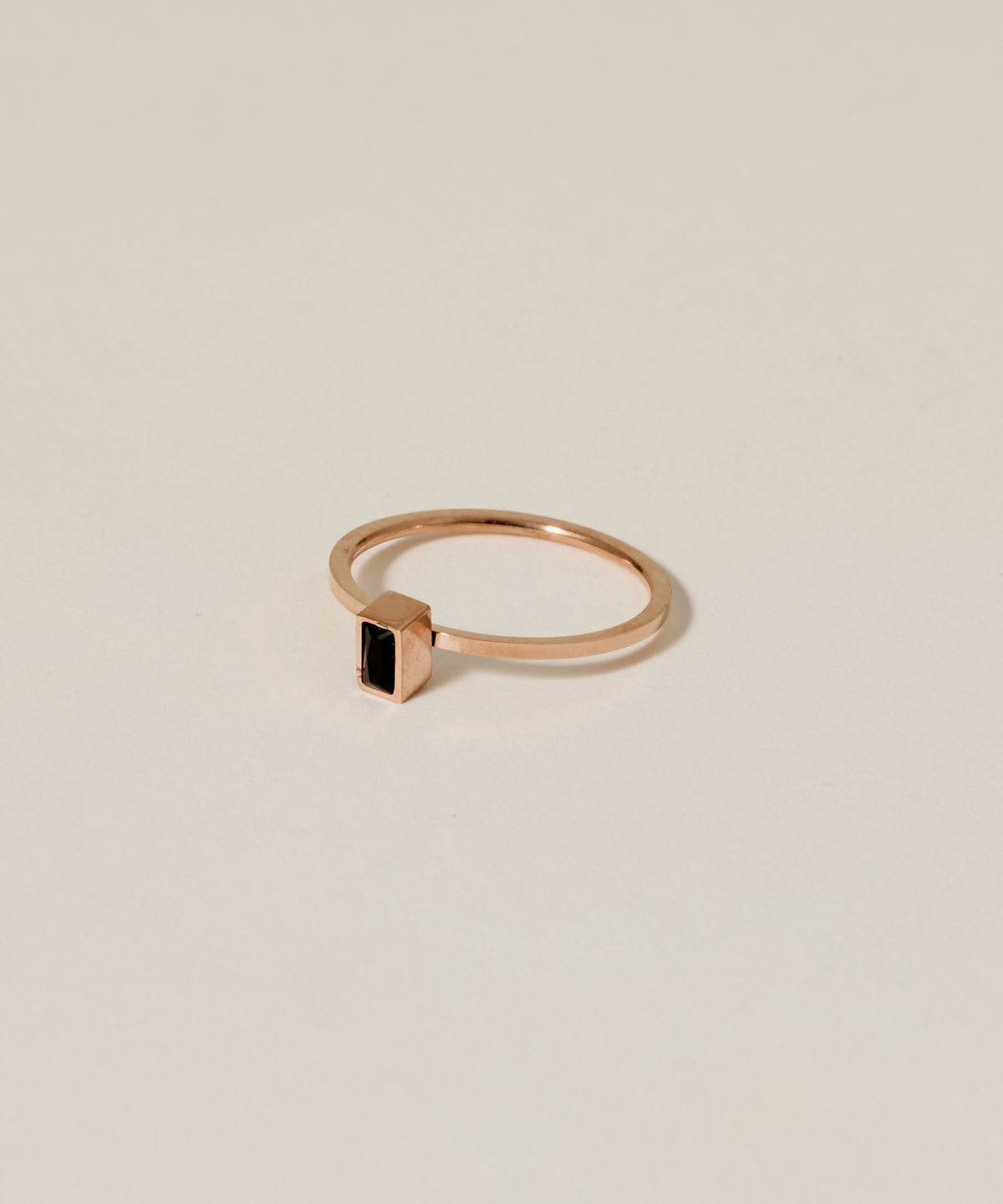노비스도쿄(NOVICE TOKYO) 사각형 스톤 모티프 반지 Rectangle Stone Motif Ring［Stainless］/ Gold