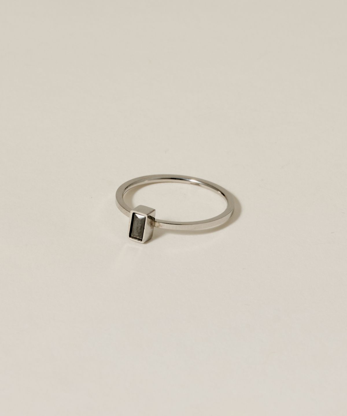 노비스도쿄(NOVICE TOKYO) 사각형 스톤 모티프 반지 Rectangle Stone Motif Ring［Stainless］ / Silver