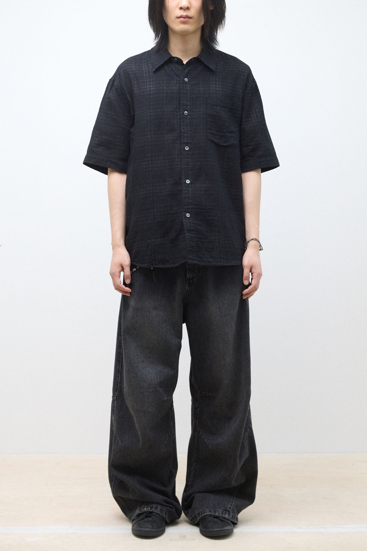 해칭룸(HATCHINGROOM) Dart Jeans Ash Grey