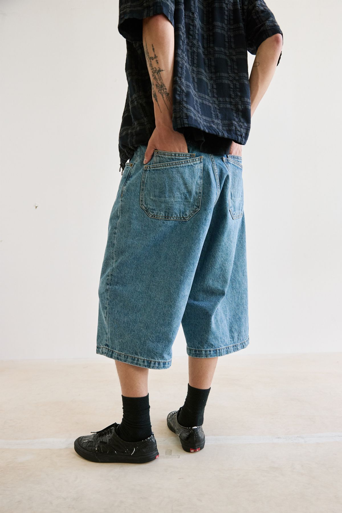 해칭룸(HATCHINGROOM) Bermuda Denim Shorts Blue