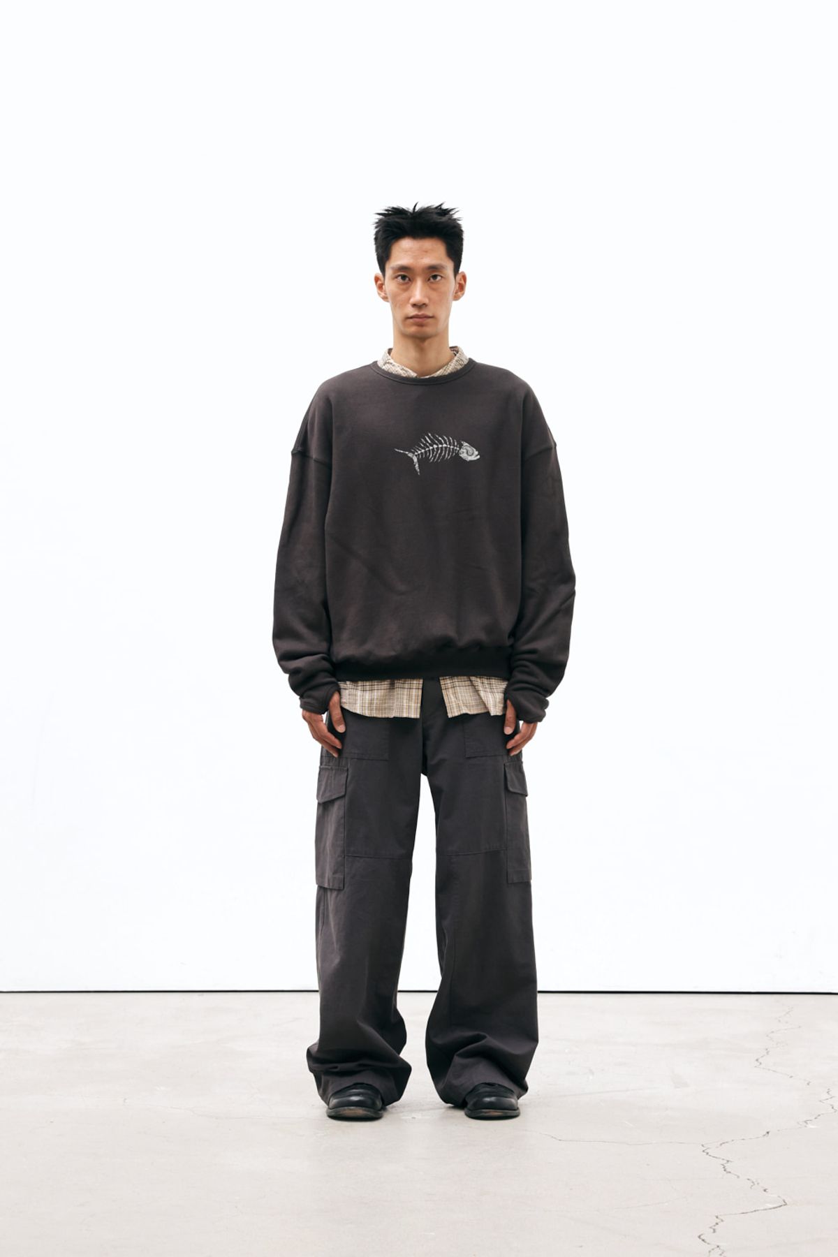 해칭룸(HATCHINGROOM) VTG Star Fatigue Pants Washed Charcoal