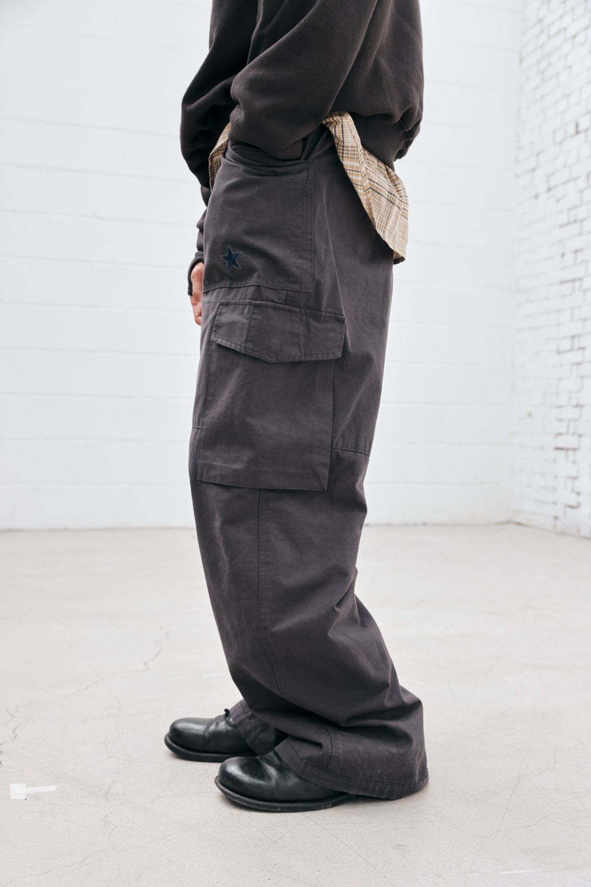 해칭룸(HATCHINGROOM) VTG Star Fatigue Pants Washed Charcoal