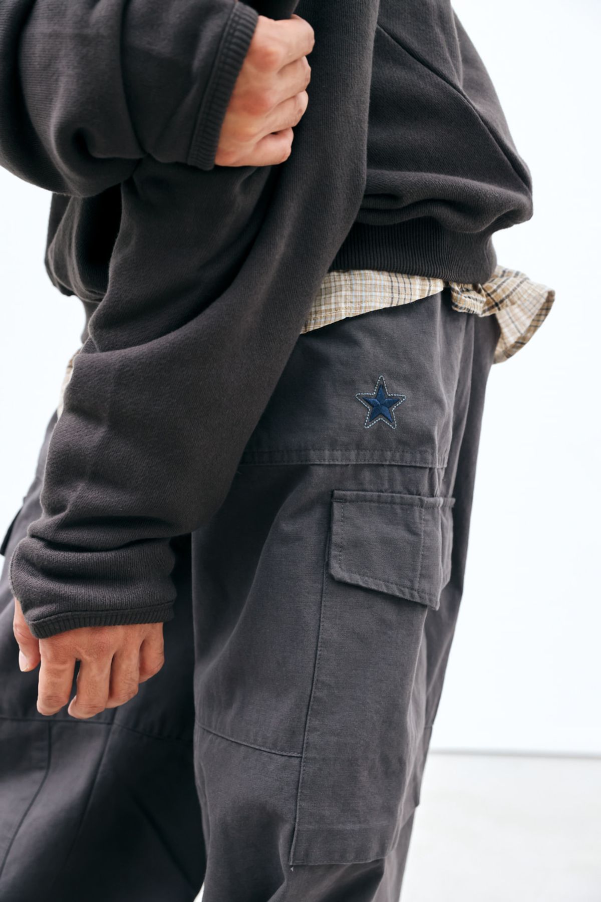 해칭룸(HATCHINGROOM) VTG Star Fatigue Pants Washed Charcoal