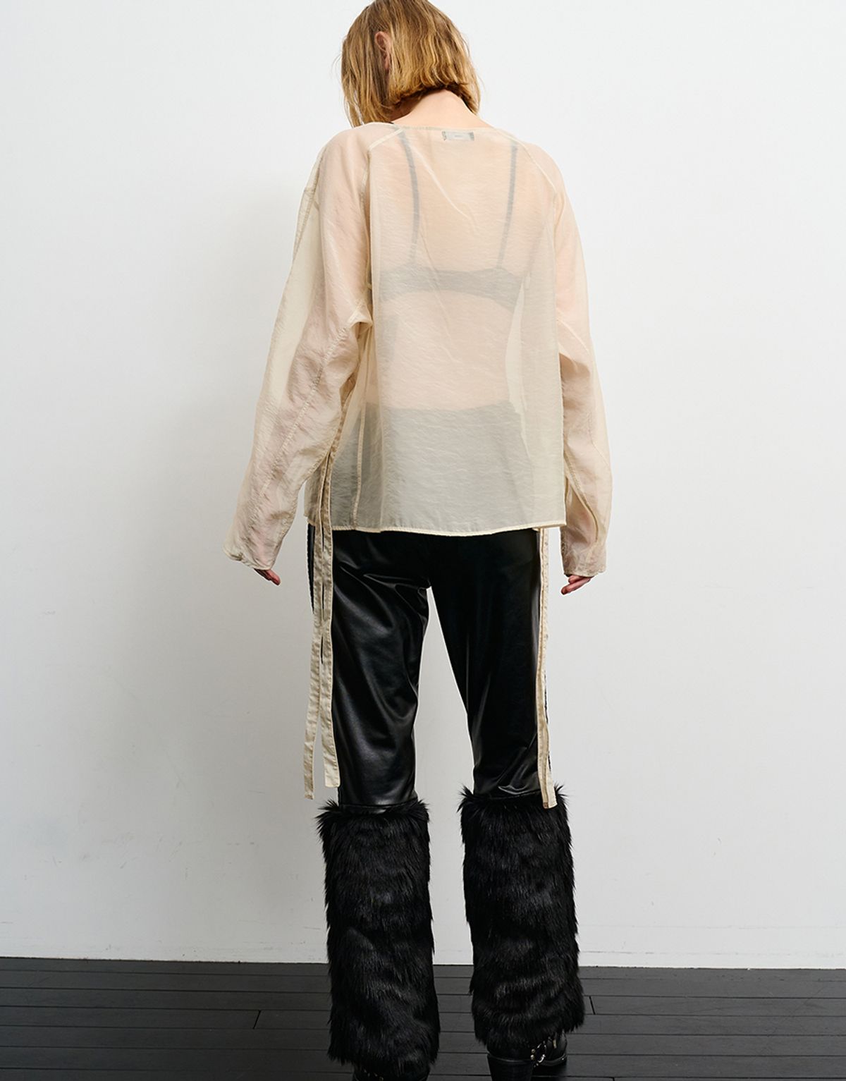 리게(RIGHE) SEE THROUGH LONG SLEEVE IVORY