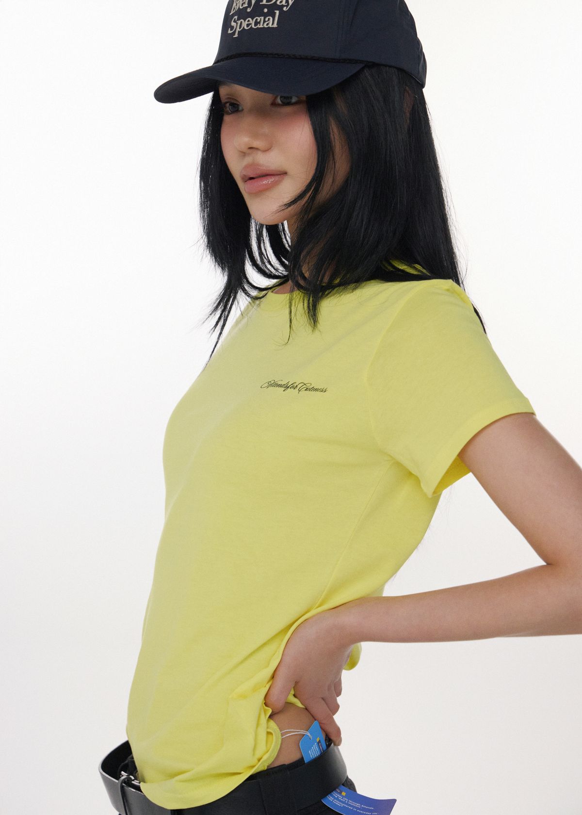 어텐즈(ATTENDS) Attends for cuteness tee (Yellow)