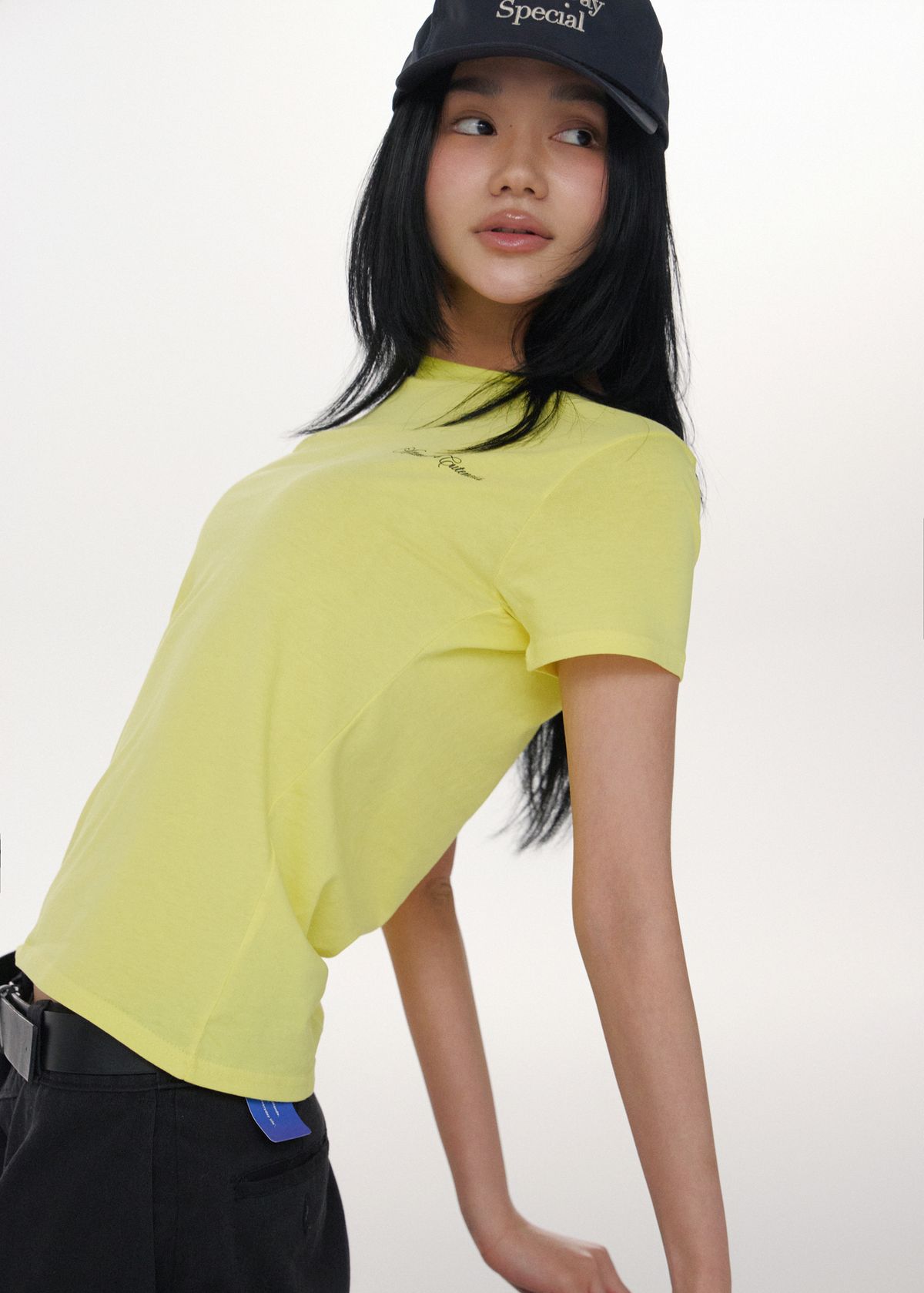 어텐즈(ATTENDS) Attends for cuteness tee (Yellow)
