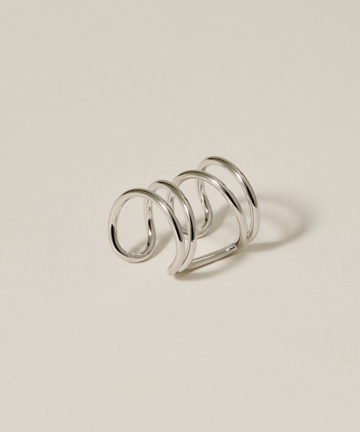노비스도쿄(NOVICE TOKYO) 루프 이어커프 Loop Ear Cuff  / Silver