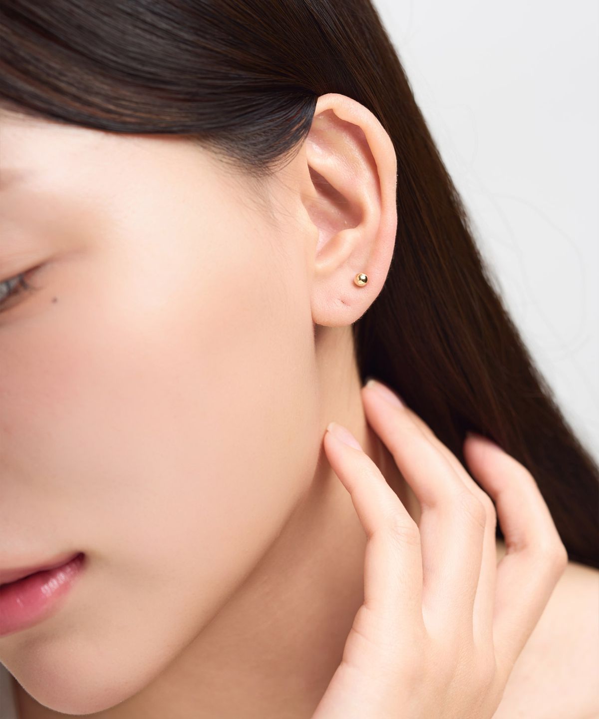 로이드(LLOYD) 4mm 미니멀 볼 14K 골드 반쪽 귀걸이 LPFP3A44G