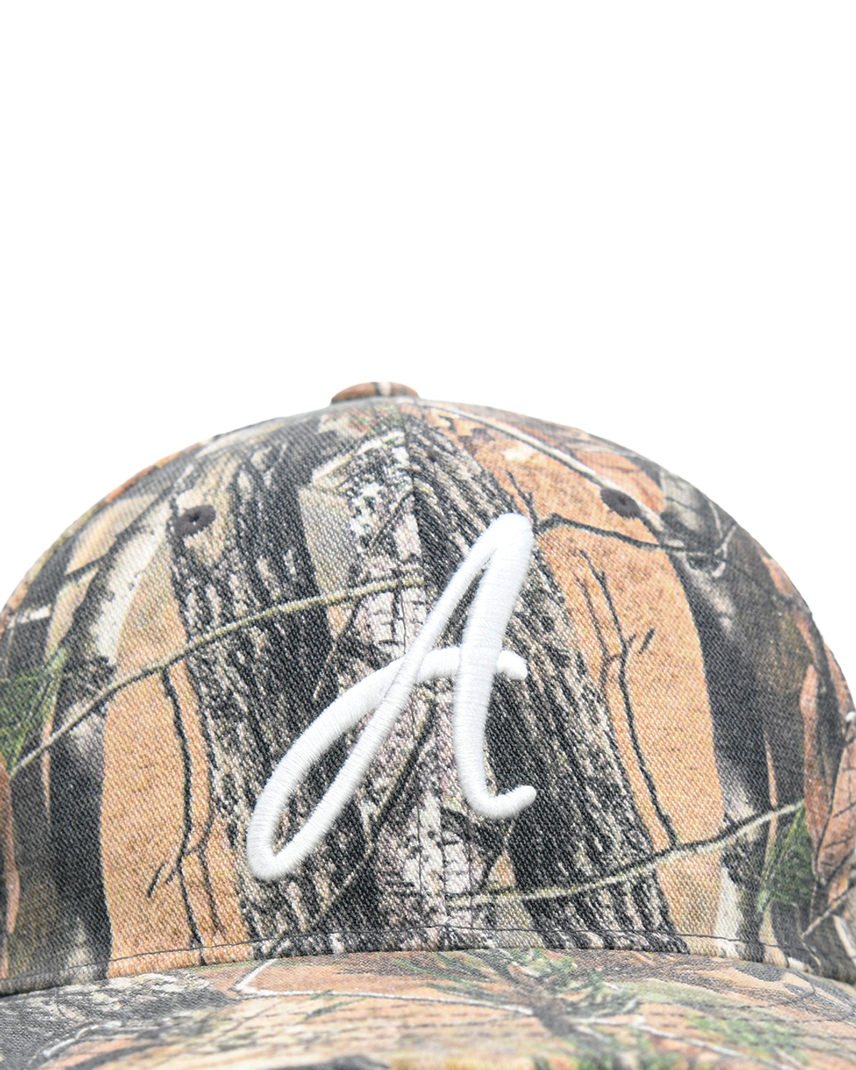 더뮤지엄비지터(THEMUSEUMVISITOR) RIBBON EMBROIDERY CAP (REALTREE CAMO)