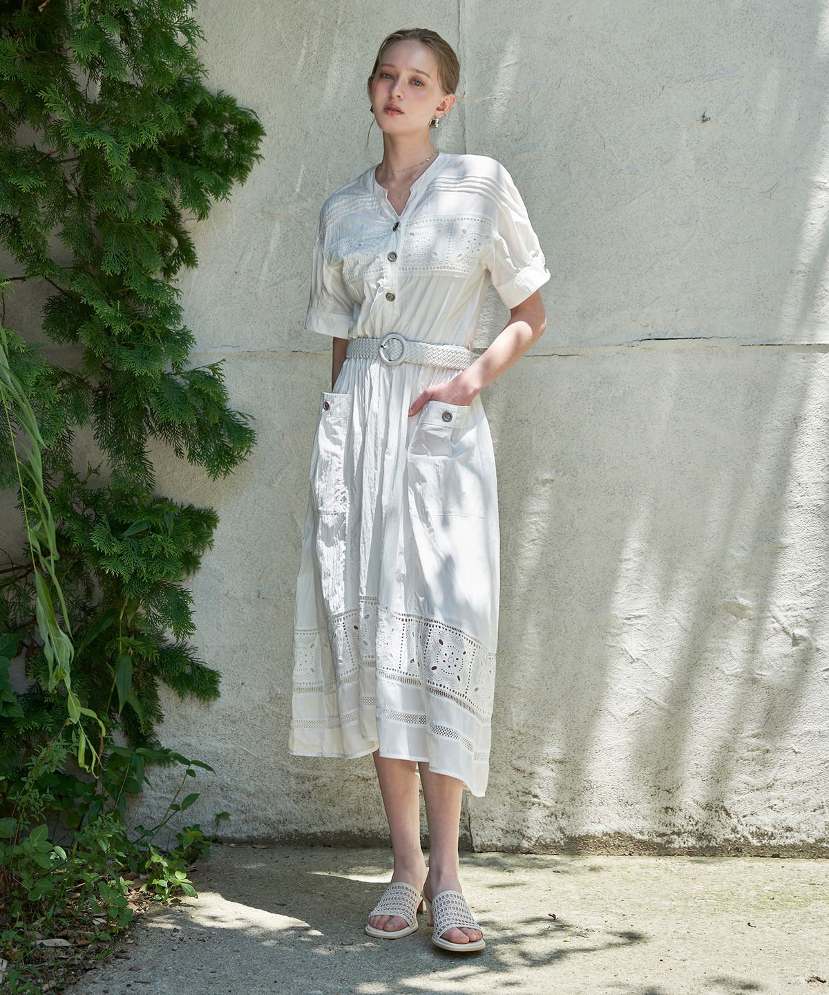 르니앤맥코이(LENIC&MCCOY) 퓨어 펀칭 레이스 벨트세트 원피스 MM08OP004HJY