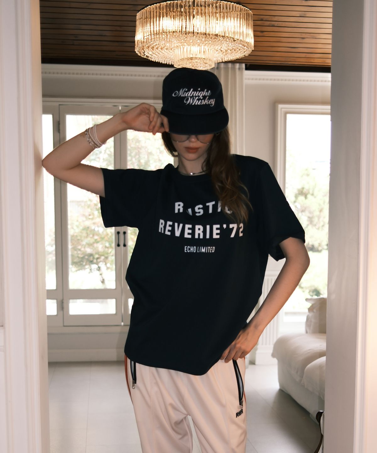 러스틱 레버리(RUSTIC REVERIE) 러스틱 72 아치 로고 오버사이즈 티셔츠_네이비