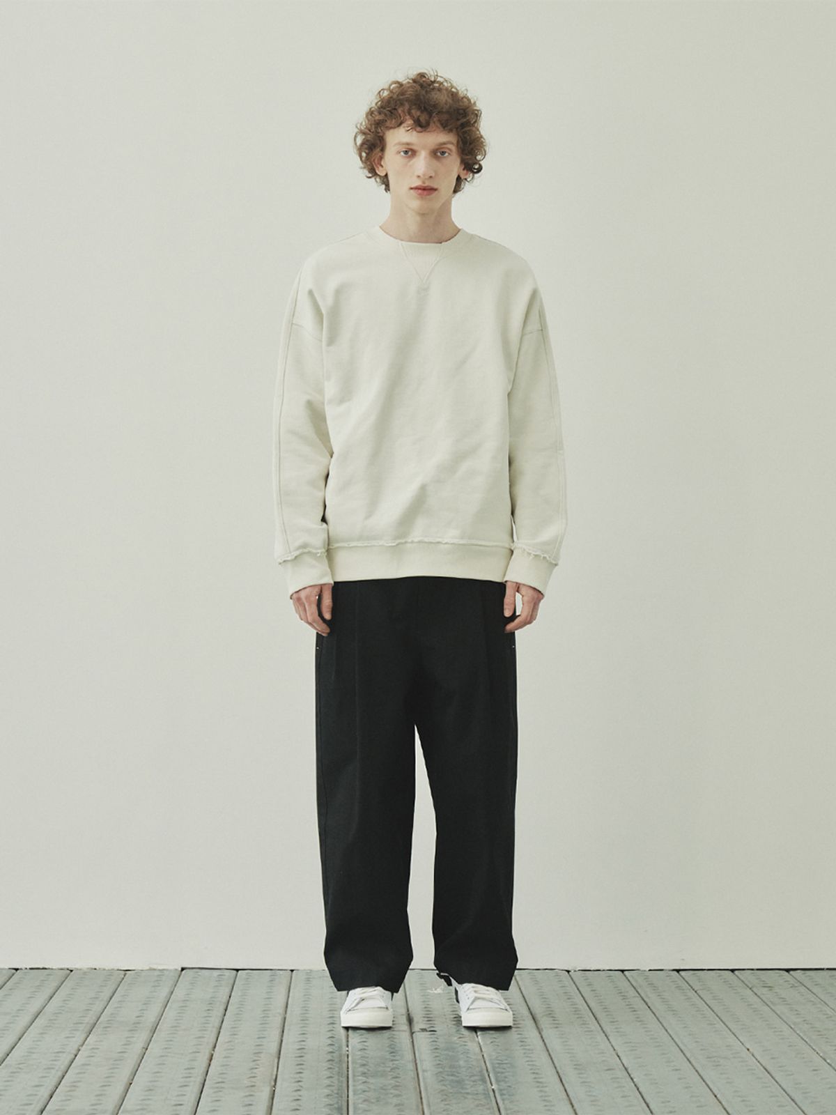 하우스공칠이씨(HAUS072C) ARES TS IVORY