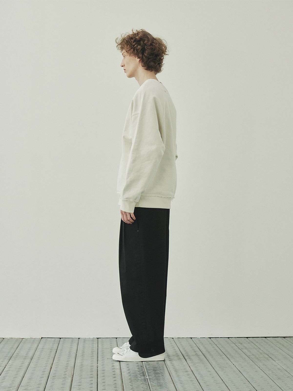 하우스공칠이씨(HAUS072C) ARES TS IVORY