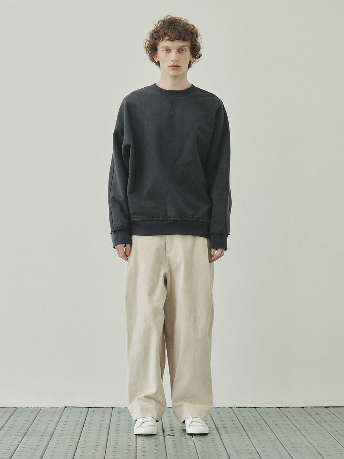 하우스공칠이씨(HAUS072C) ARES TS GREY