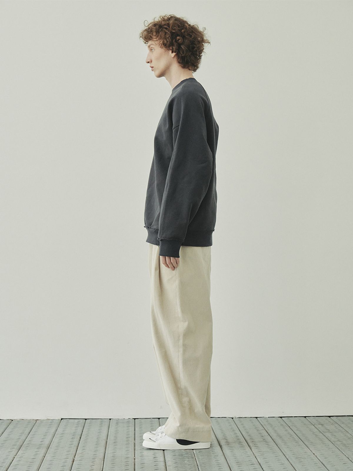 하우스공칠이씨(HAUS072C) ARES TS GREY