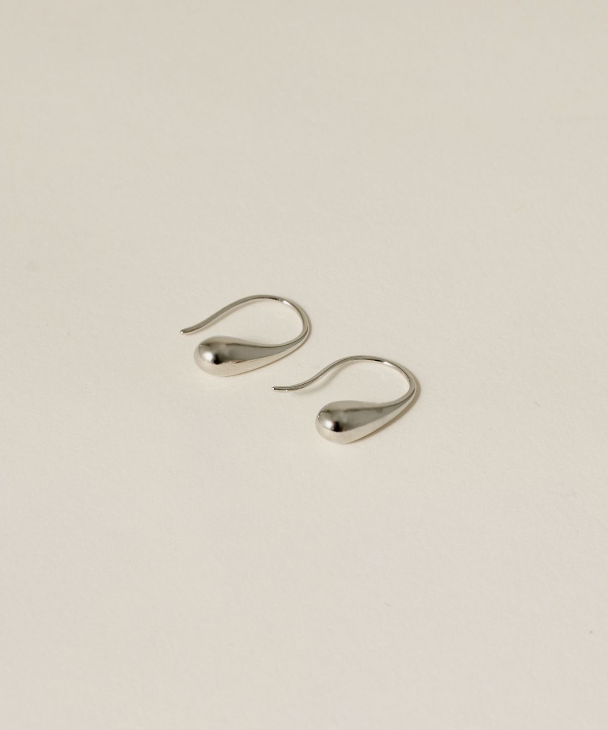 노비스도쿄(NOVICE TOKYO) 티어드롭 피어스 Teardrop Pierce  / Silver