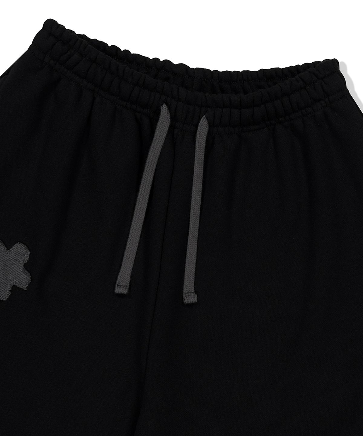 마하그리드(MAHAGRID) BERMUDA MAH APPLIQUE SWEATSHORT BLACK(MG2FMMPA06A)