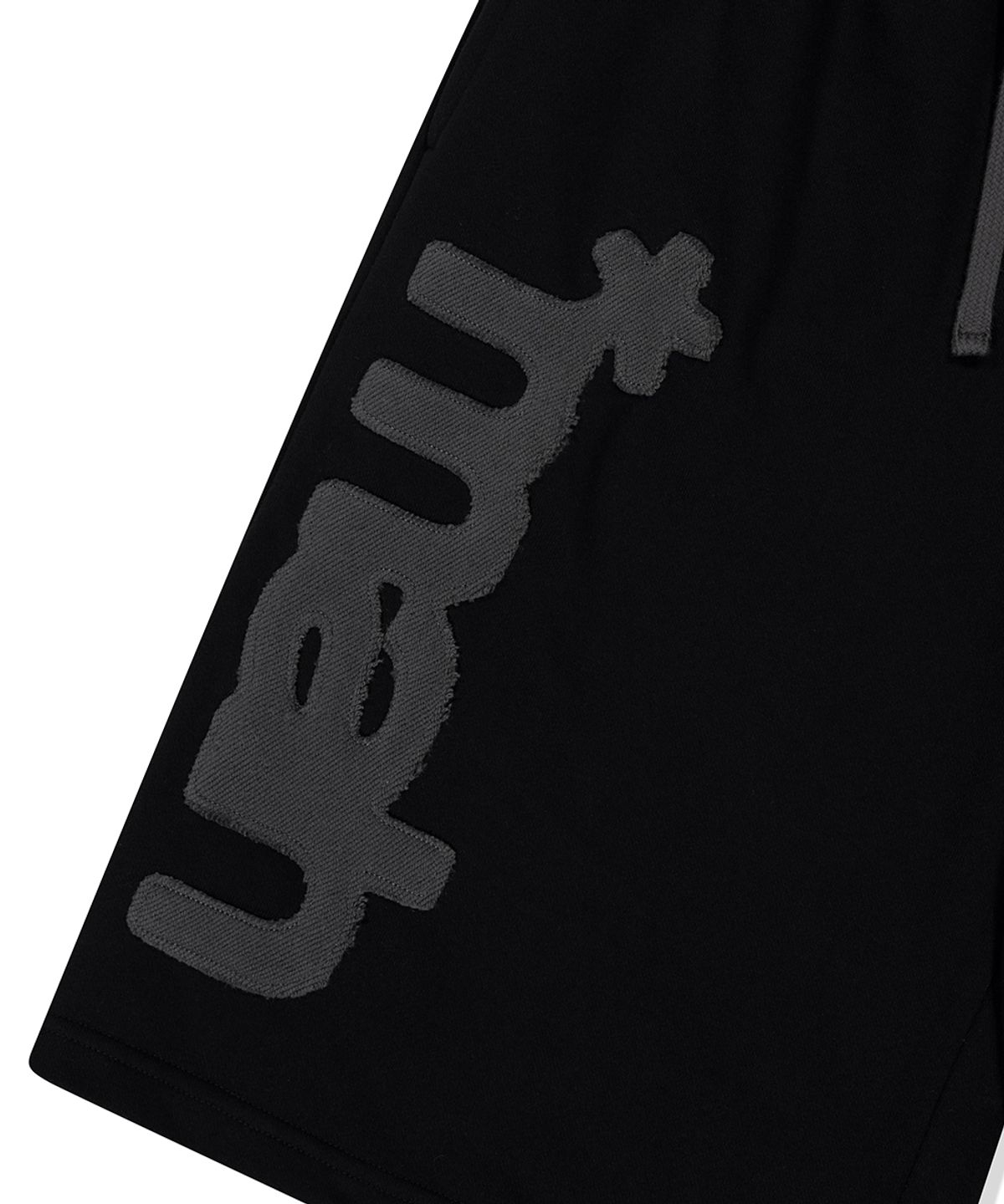 마하그리드(MAHAGRID) BERMUDA MAH APPLIQUE SWEATSHORT BLACK(MG2FMMPA06A)