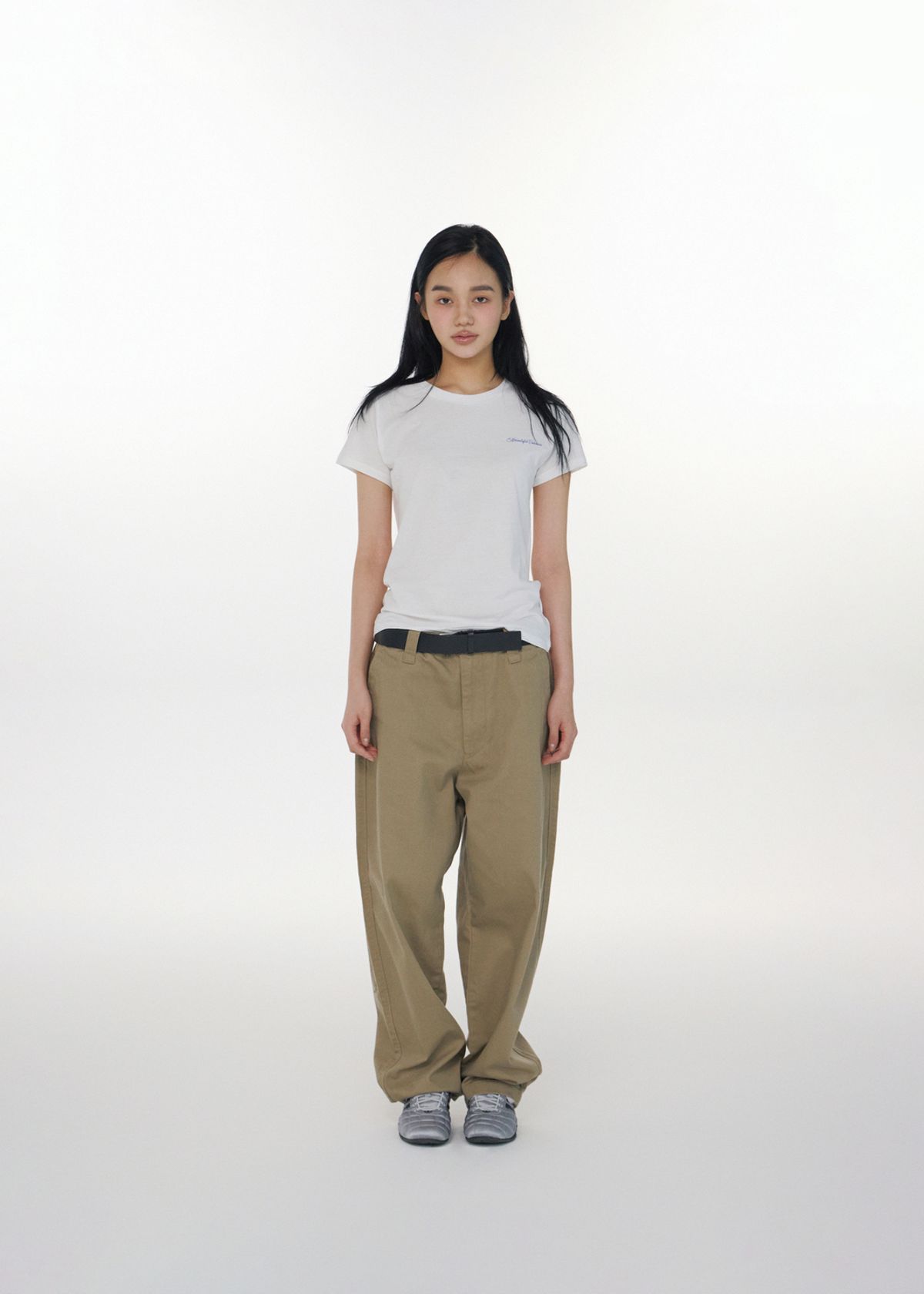 어텐즈(ATTENDS) Attends for cuteness tee (White)