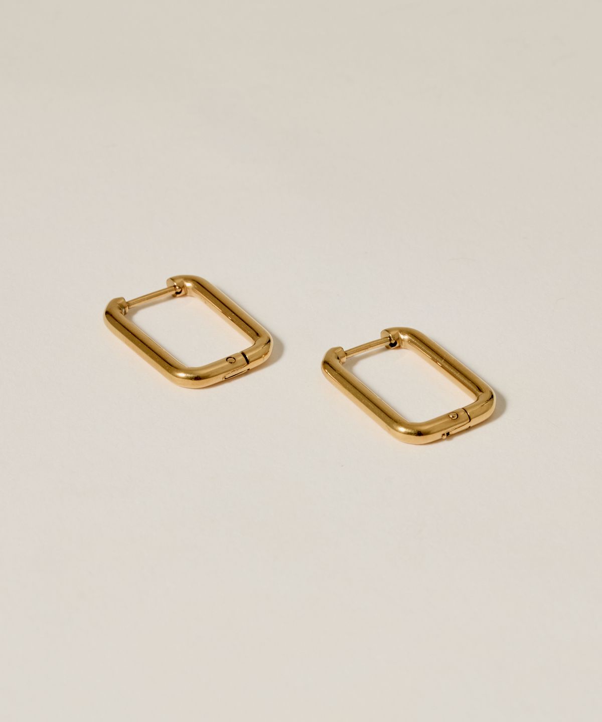 노비스도쿄(NOVICE TOKYO) 사각형 후프 피어스 hinged rectangle hoop pierce[stainless] / Gold