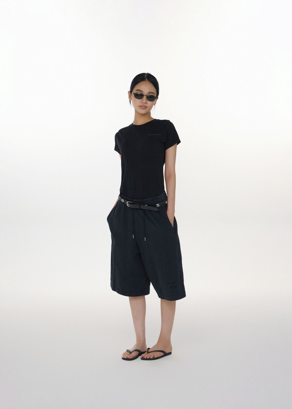 어텐즈(ATTENDS) Attends for cuteness tee (Black)