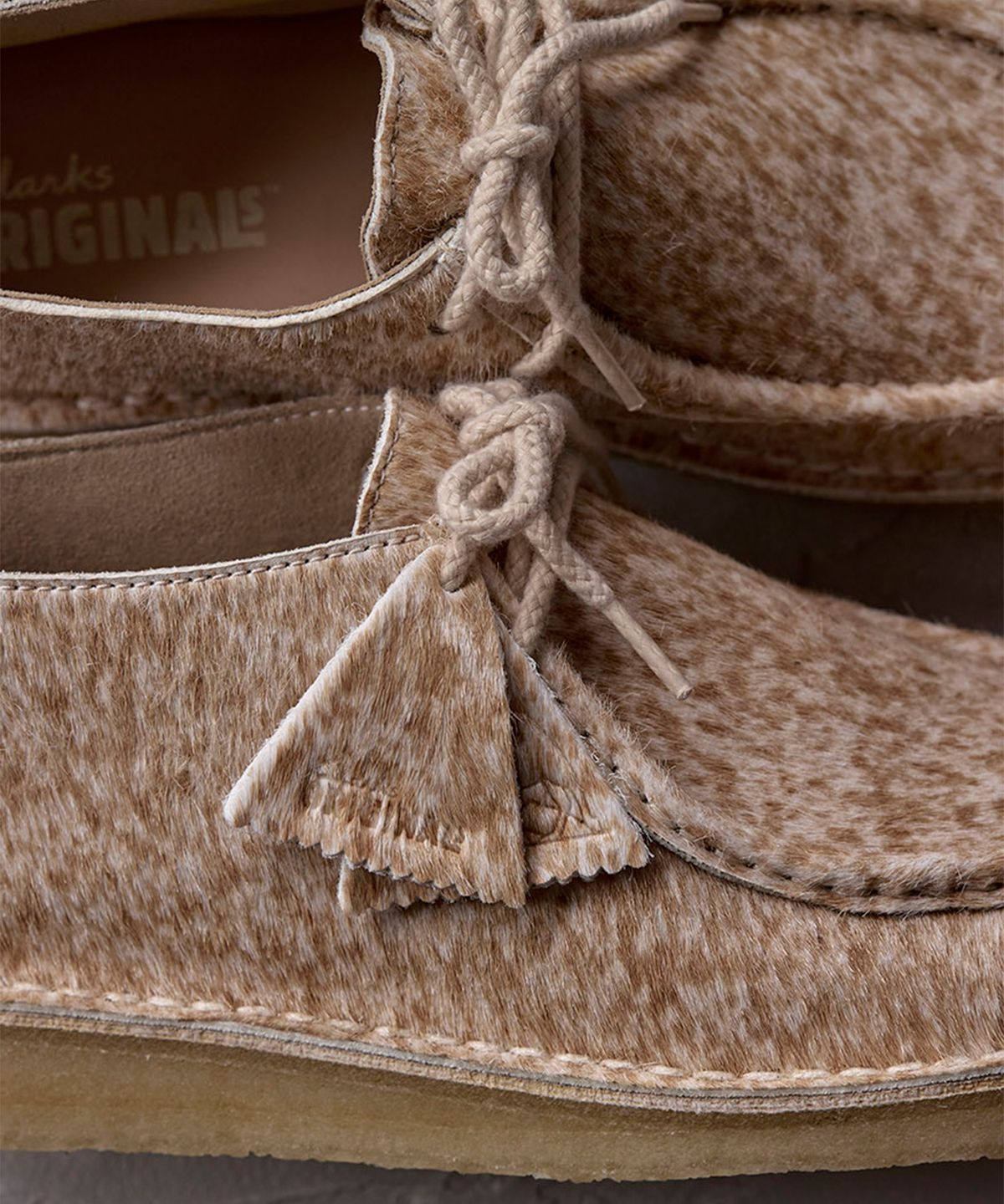 클락스 오리지널스(CLARKS ORIGINALS) (여성) 데저트 노마드 - 스페클드 헤어 / 26178079