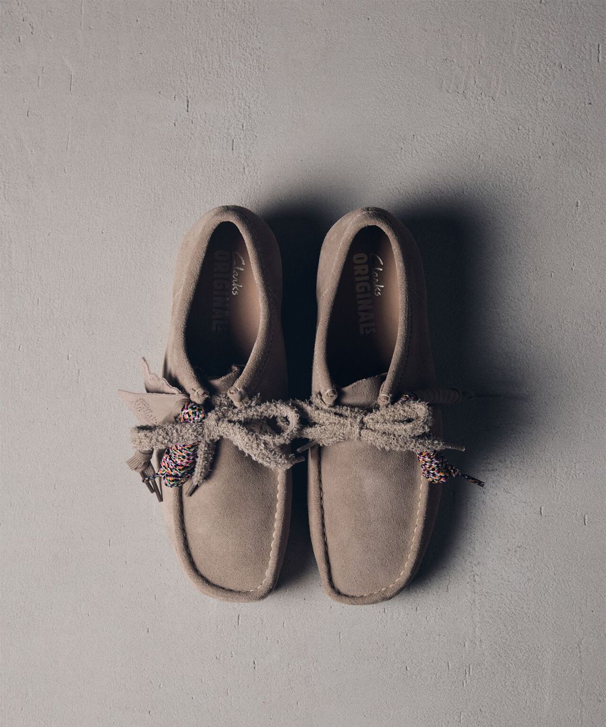 클락스 오리지널스(CLARKS ORIGINALS) (여성) 왈라비 - 샌드 스웨이드 / 26183188