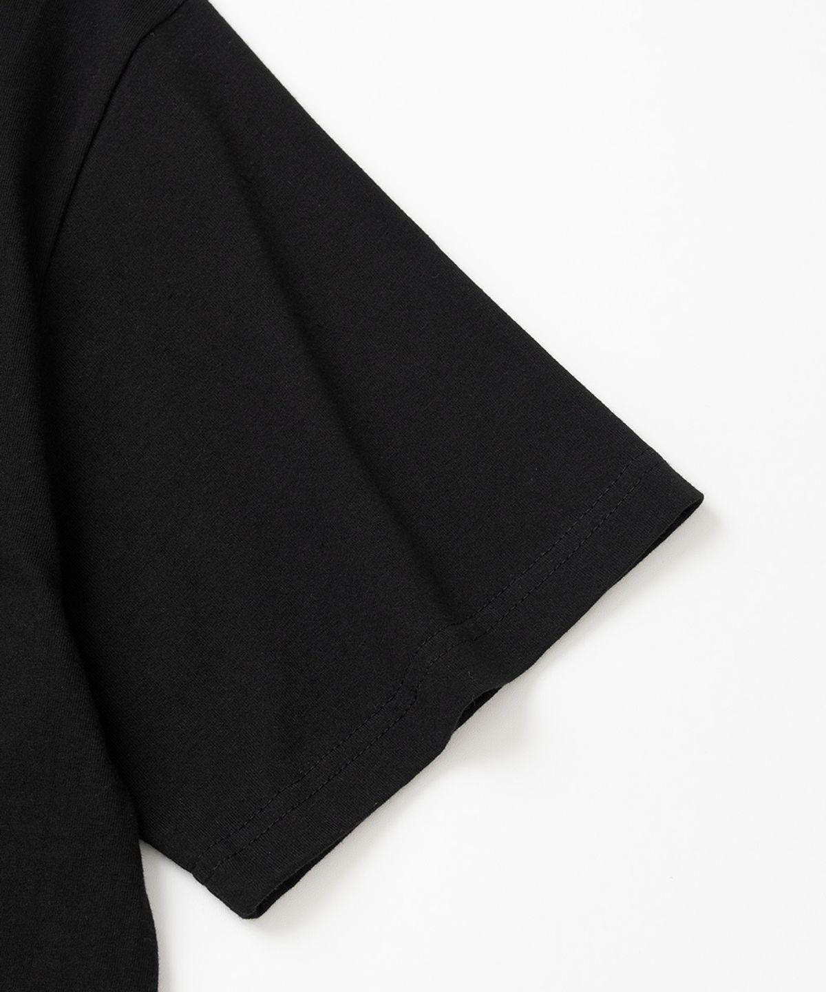 엑스오엑스(XOX) 디스토티드 에러 그래픽 크롭 티셔츠 [BLACK]
