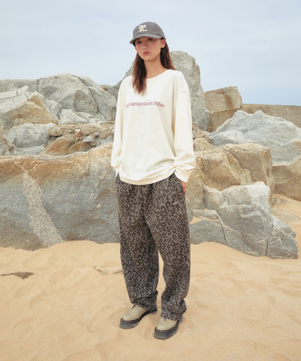 엘엠씨(LMC) FN DOODLE LONG SLV TEE ivory