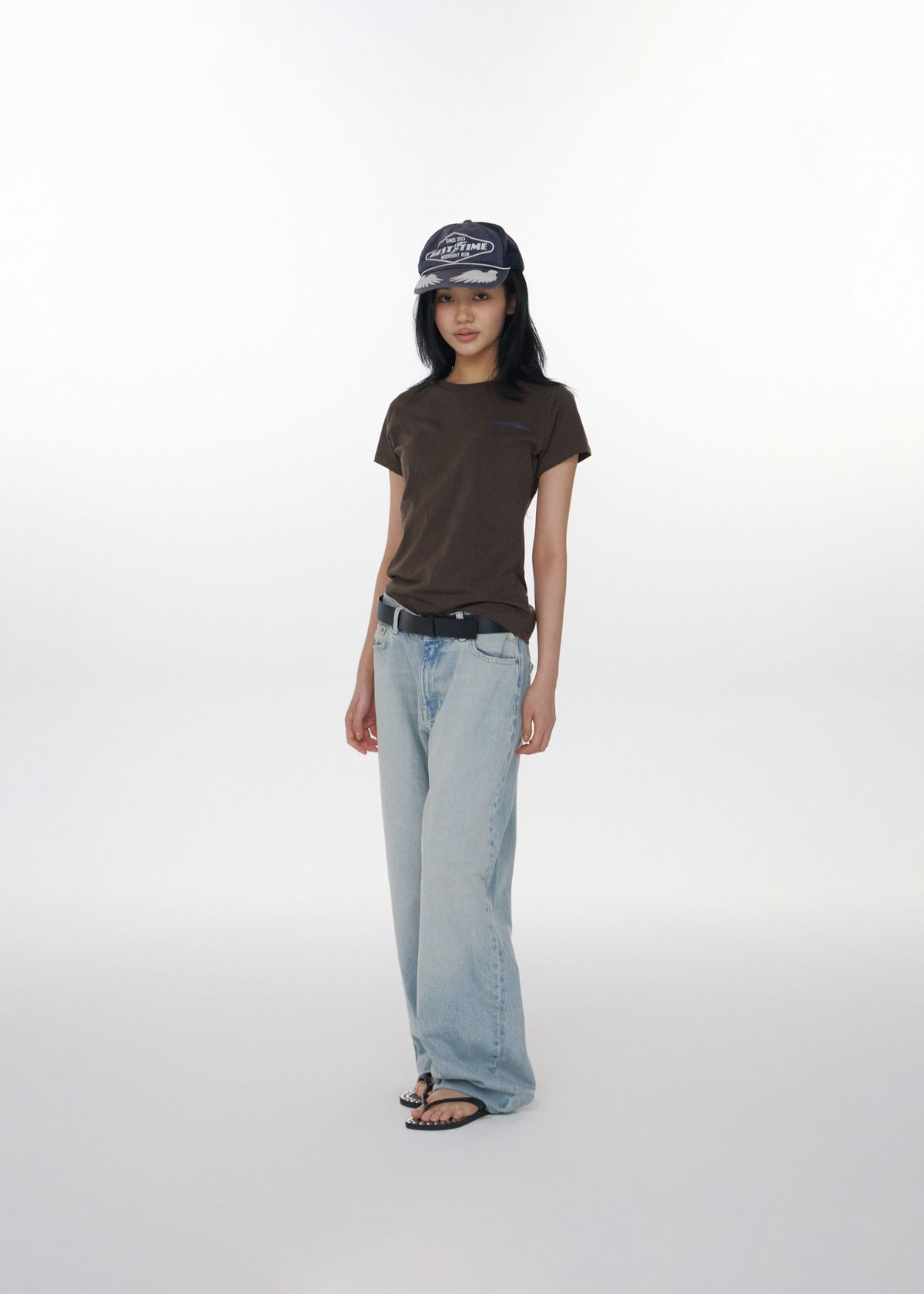 어텐즈(ATTENDS) Attends for cuteness tee (Brown)