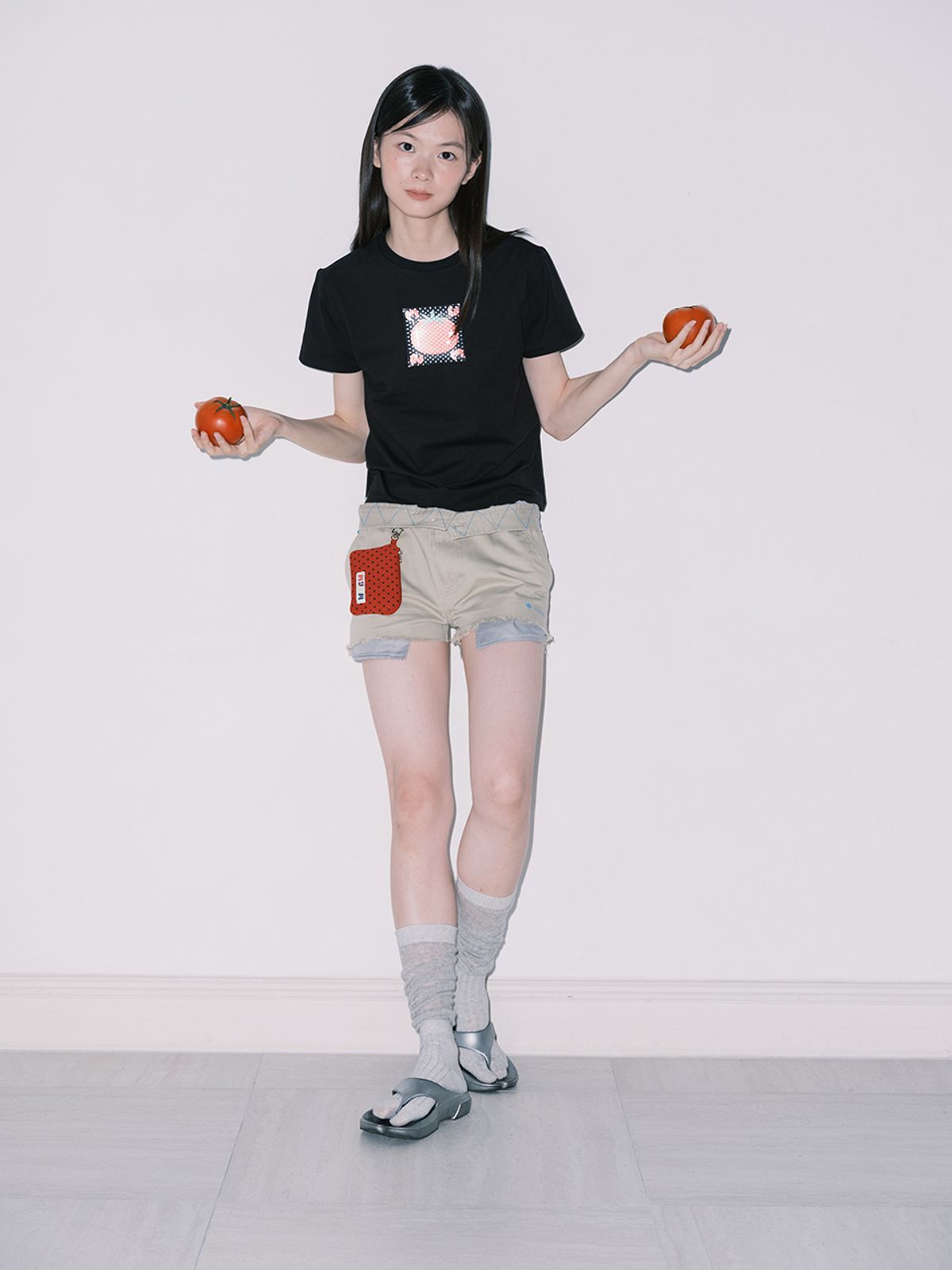 무음(MUWM) 글리치 토마토 티셔츠 Glitch Tomato T-shirt (Black)