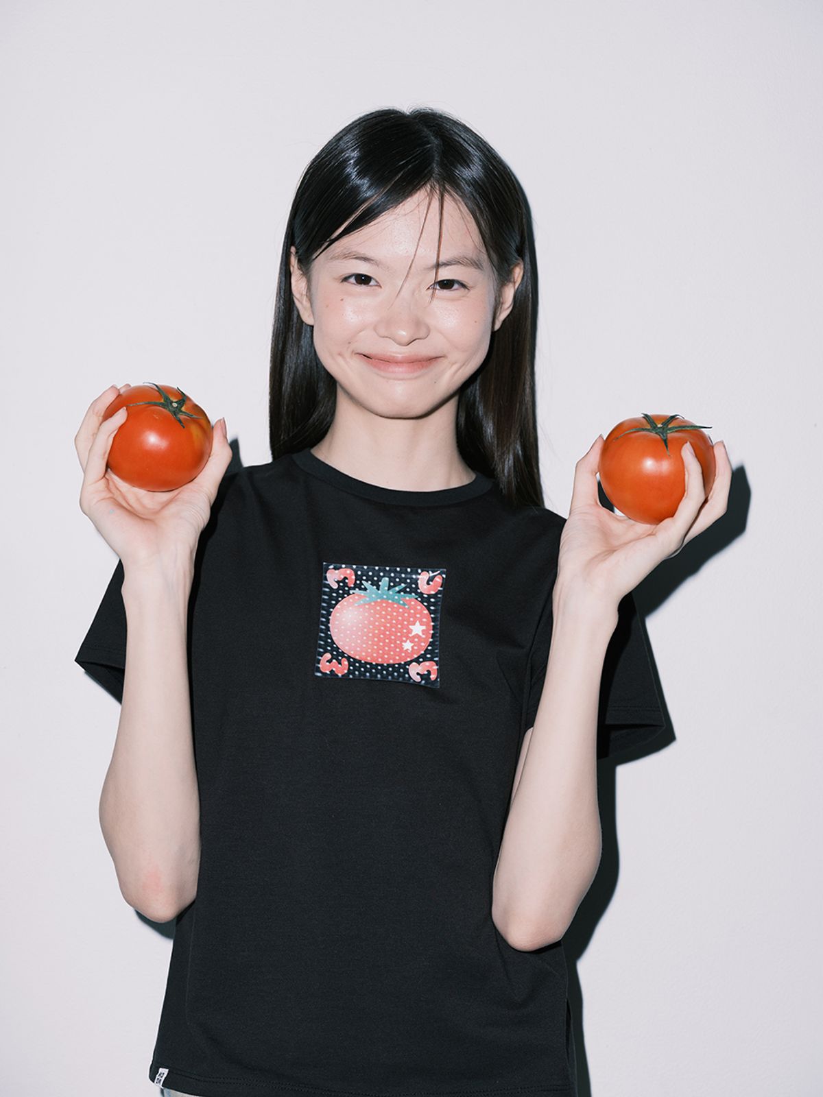 무음(MUWM) 글리치 토마토 티셔츠 Glitch Tomato T-shirt (Black)