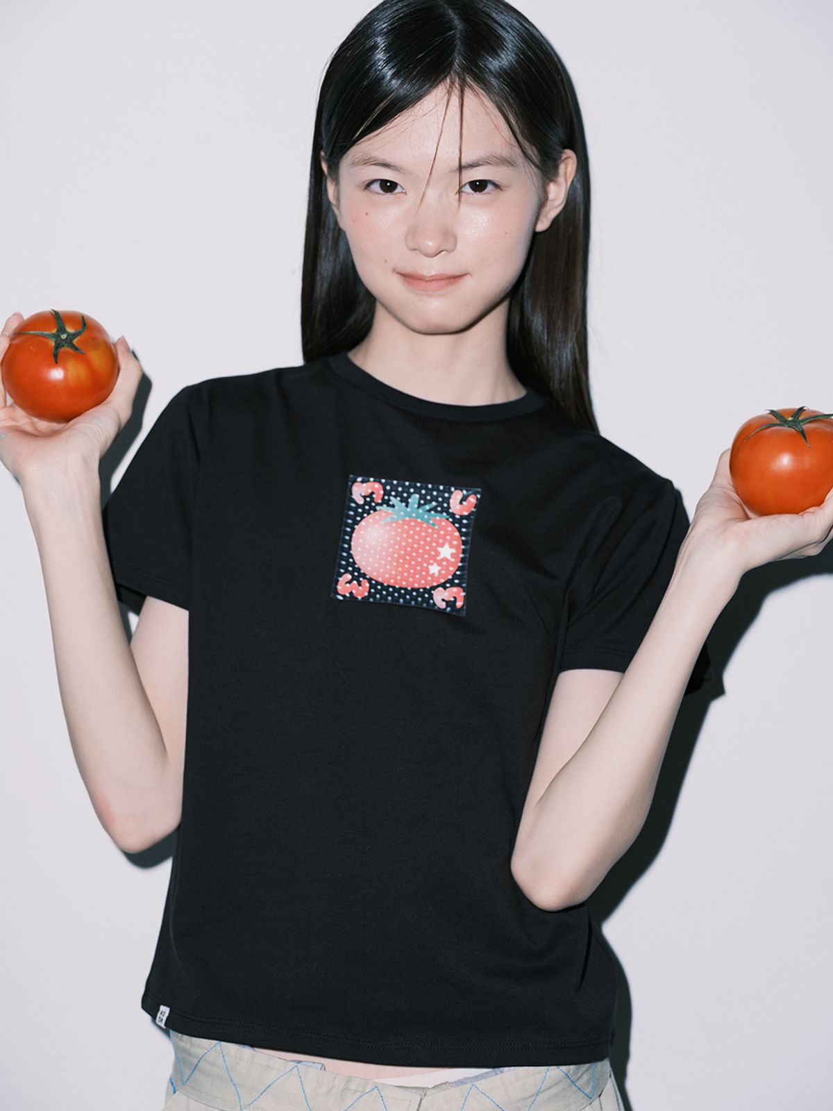 무음(MUWM) 글리치 토마토 티셔츠 Glitch Tomato T-shirt (Black)