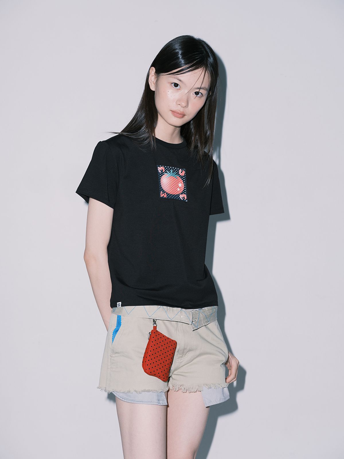 무음(MUWM) 글리치 토마토 티셔츠 Glitch Tomato T-shirt (Black)