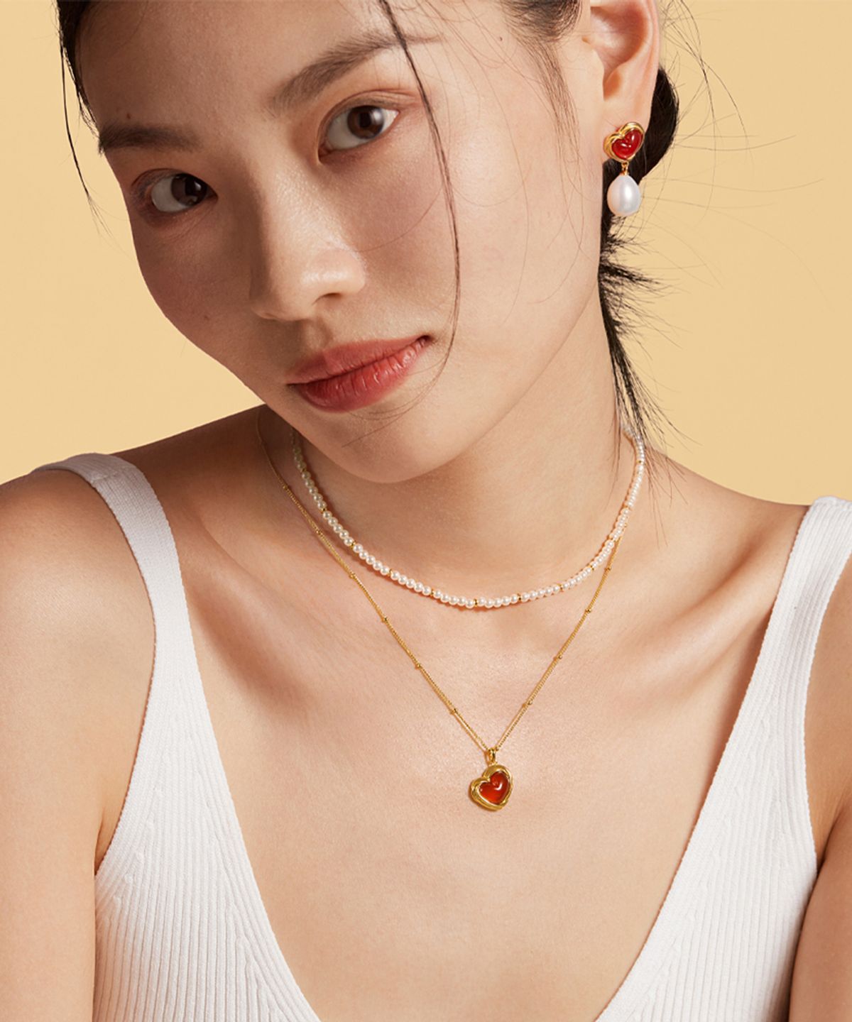 롤라로즈(LOLA ROSE) Cookie Heart 커넬리언 하트 진주 여성 드롭귀걸이
