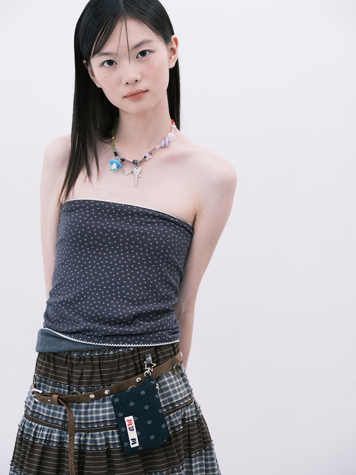 무음(MUWM) 리버서블 글리터 튜브탑 Reversible Glitter Tube Top (Charcoal)